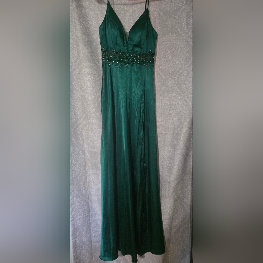 City Triangles Evening Gown / Prom Dress
